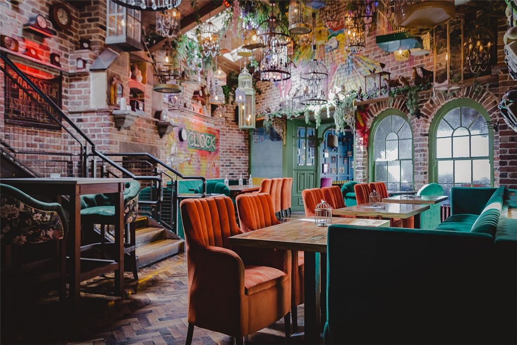 Derry’s Ltd, Annaghmore, Portadown PUB MEMORABILIA NI Pub Furniture