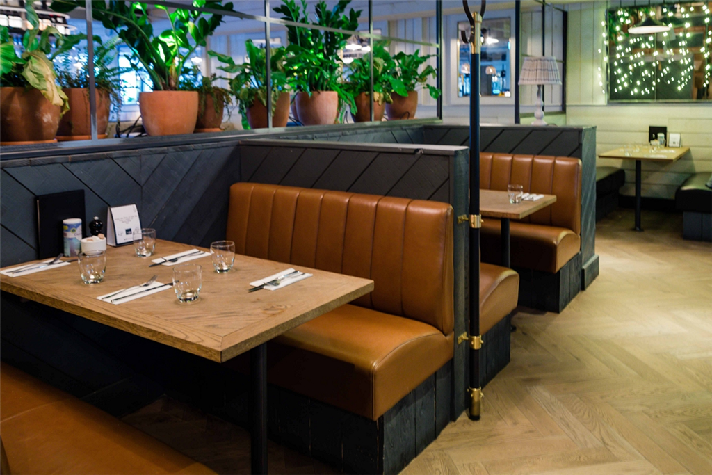 Derry’s Ltd, Annaghmore, Portadown PUB MEMORABILIA NI Pub Furniture